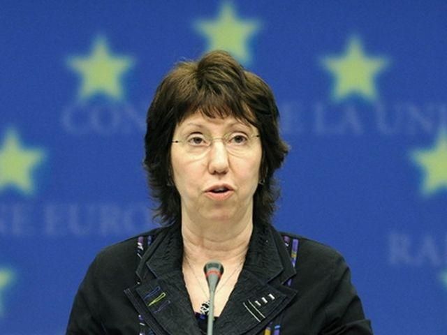 Эштон просит Януковича не применять силу Эштон просит Януковича не применять силу