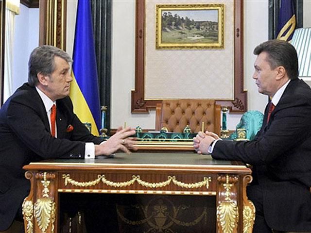 Янукович уже говорить з екс-президентами