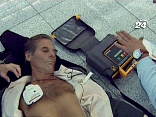 Мобільний дефібрилятор – прилад, що рятує життя Мобільний дефібрилятор – прилад, що рятує життя