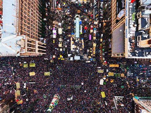 Половина митингующих приехала на Майдан из других городов, - опрос Половина митингующих приехала на Майдан из других городов, - опрос