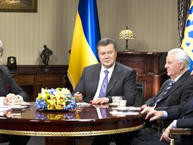 Янукович сообщил о визите делегации из Украины в Брюссель, там украинцев не ждут