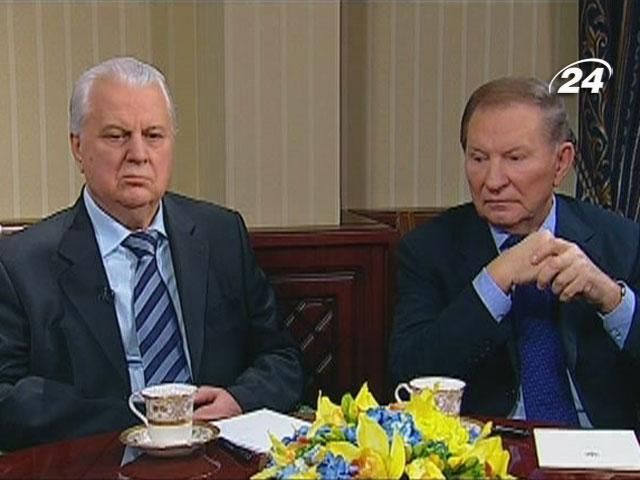 Кравчук і Кучма натякнули Януковичу, що Азарова треба звільнити