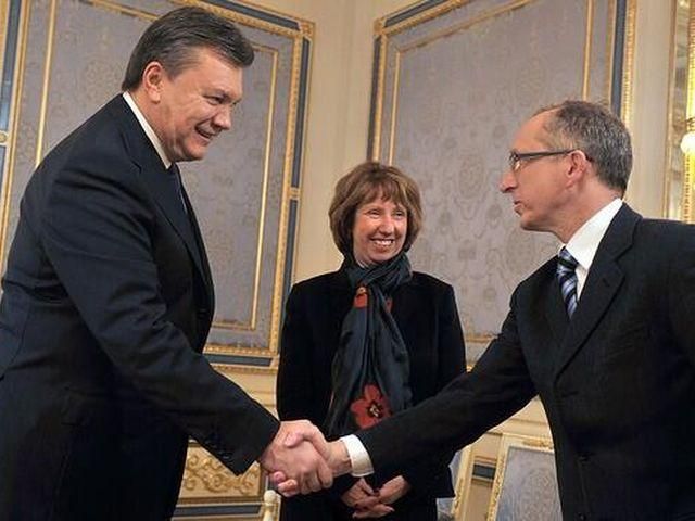 Эштон поговорила с Януковичем и пошла на Майдан