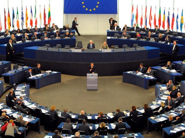 Европарламент единогласно поддержал Майдан и раскритиковал Россию