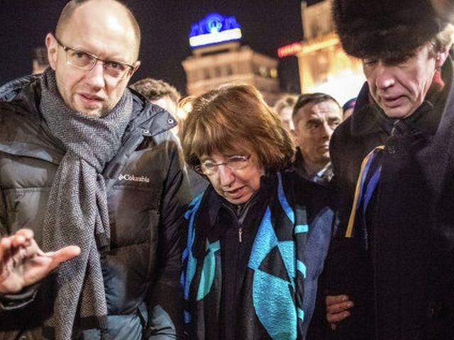 Я смотрю на вас с восхищением! - Эштон к украинцам на Майдане Я смотрю на вас с восхищением! - Эштон к украинцам на Майдане