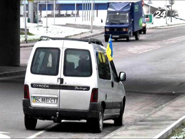 Водіїв закликали допомогти у транспортуванні активістів до Києва