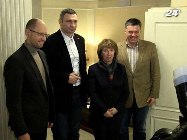 Украинская оппозиция демонстрирует сдержанность Ганди, - посол США Украинская оппозиция демонстрирует сдержанность Ганди, - посол США