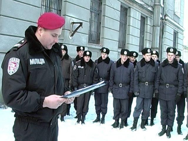 "Грифон" защищает людей от "Беркута", - Оробец "Грифон" защищает людей от "Беркута", - Оробец