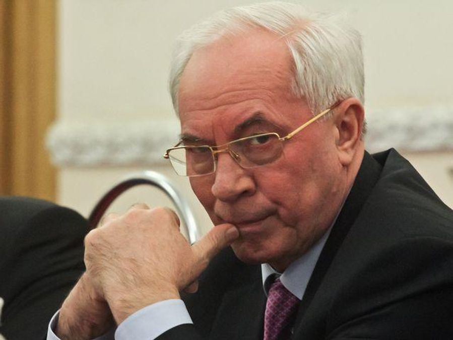 Євромайданом Азаров виторговує в ЄС 20 мільярдів євро Євромайданом Азаров виторговує в ЄС 20 мільярдів євро