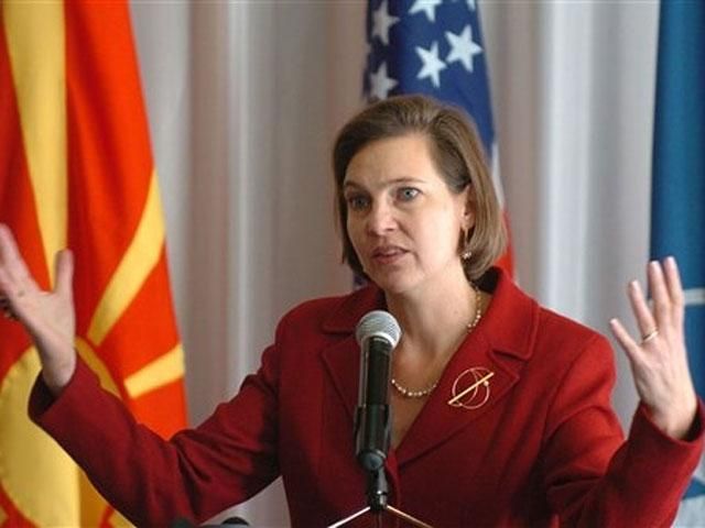 Нуланд 2 часа выражала Януковичу недовольство США Нуланд 2 часа выражала Януковичу недовольство США