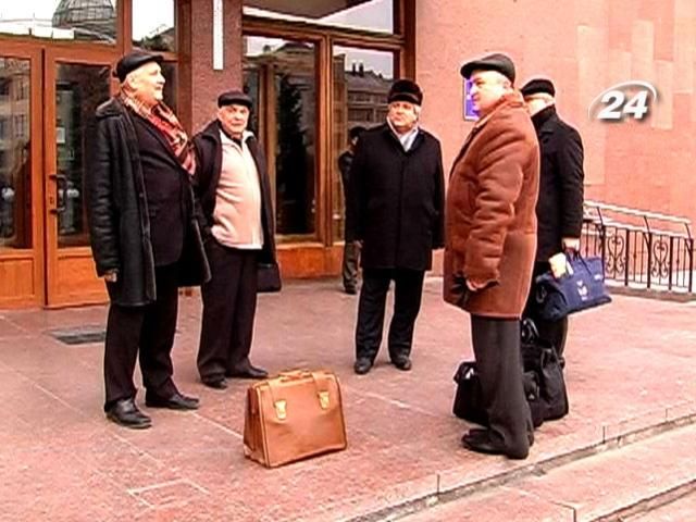 Івано-Франківські депутати вирушили на київський Майдан