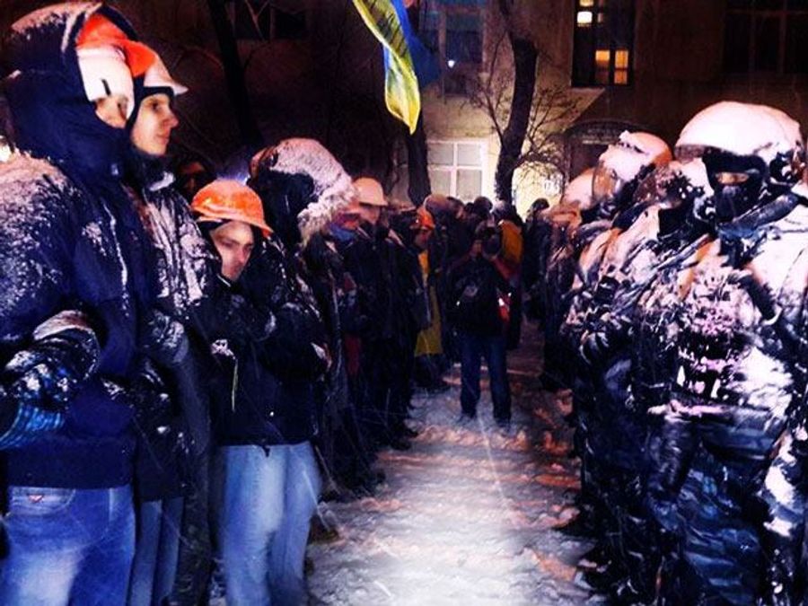 Міліція може продовжити силовий демонтаж барикад, - МВС