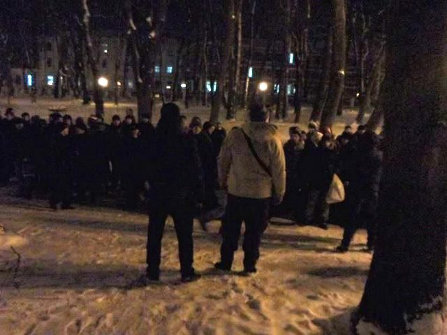 В Мариинском парке около 2000 "титушок" (Фото) В Мариинском парке около 2000 "титушок" (Фото)