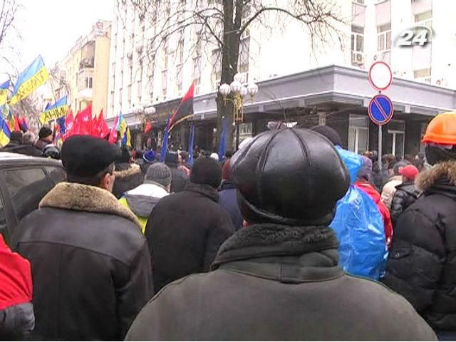 Пшонка проигнорировал активистов, которые пикетировали ГПУ Пшонка проигнорировал активистов, которые пикетировали ГПУ