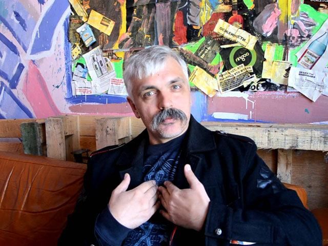 Квартиру Корчинського обшукали, вибивши двері Квартиру Корчинського обшукали, вибивши двері