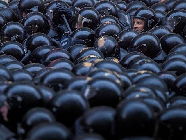 Янукович хочет ввести мораторий на силовые действия Янукович хочет ввести мораторий на силовые действия