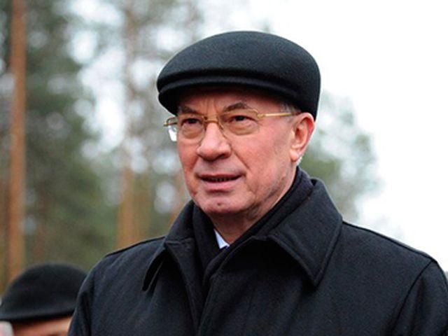 Азаров спростував слухи, що влада "здає Україну і підписує Митний союз" Азаров спростував слухи, що влада "здає Україну і підписує Митний союз"