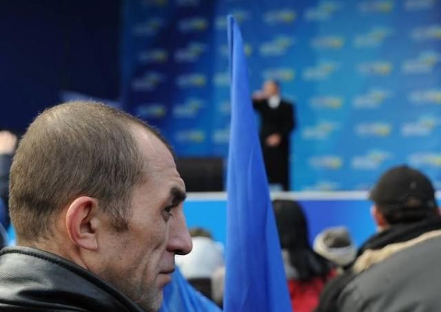 "Безстроковий" антимайдан у Києві почав розходитись "Безстроковий" антимайдан у Києві почав розходитись