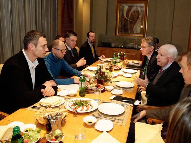 Кличко просить США про введення санкцій щодо винуватців розгону Майдану Кличко просить США про введення санкцій щодо винуватців розгону Майдану