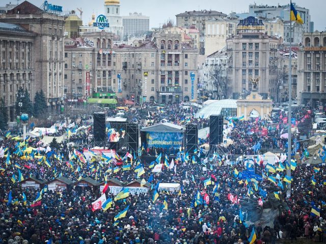 Опозиція збирає народне віче в день візиту Януковича до Москви 