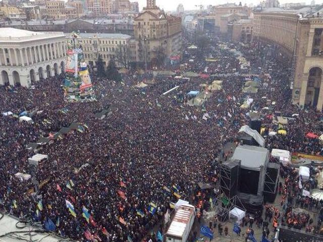 Активісти Євромайдану завершили пікети під ЦВК, СБУ та МВС