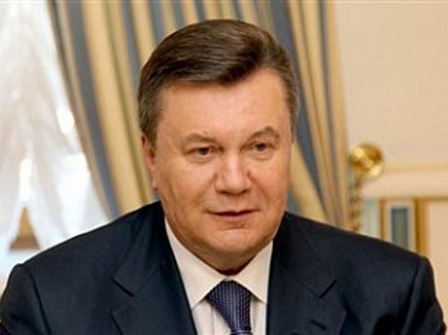 Янукович проводит встречу с сенаторами США