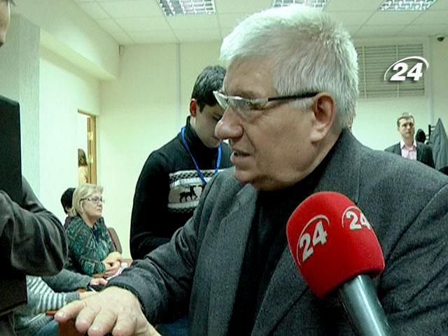 На 223 окрузі за підрахунком голосів стежать "регіонали" На 223 окрузі за підрахунком голосів стежать "регіонали"