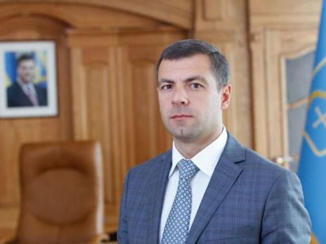 Янукович найняв нову людину, яка пояснюватиме народу дії влади Янукович найняв нову людину, яка пояснюватиме народу дії влади