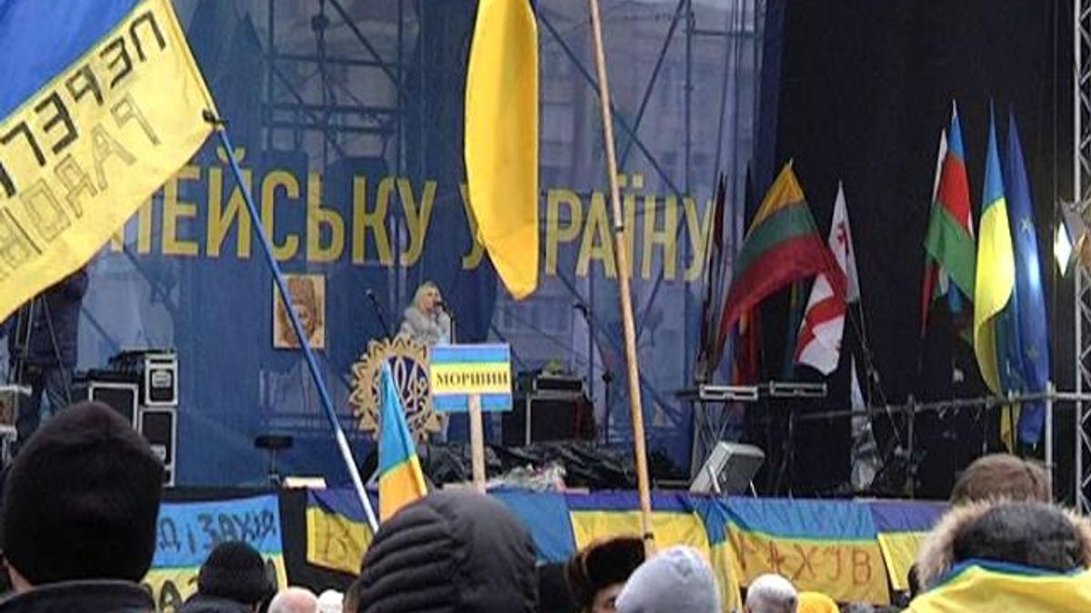 Сьогодні опозиція знову скликає людей на віче Сьогодні опозиція знову скликає людей на віче