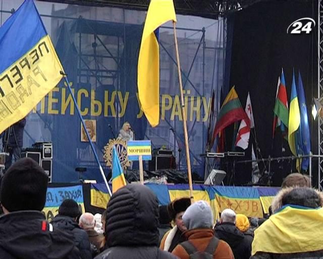 Сегодня оппозиция снова созывает людей на вече Сегодня оппозиция снова созывает людей на вече