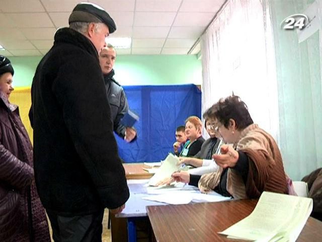 ЦВК прийняла вже 3 протоколи від окружкомів - 17 грудня 2013 - Телеканал новин 24 ЦВК прийняла вже 3 протоколи від окружкомів - 17 грудня 2013 - Телеканал новин 24