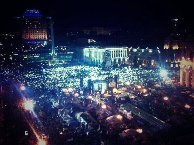 На Евромайдан люди жертвовали до 400 тысяч гривень в сутки На Евромайдан люди жертвовали до 400 тысяч гривень в сутки