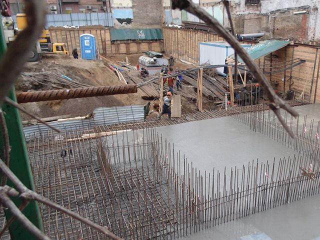 Руїни Палацу князя Володимира залили бетоном (Фото) Руїни Палацу князя Володимира залили бетоном (Фото)