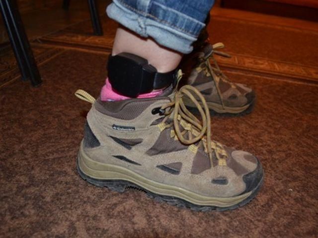 Для Луцької активістки Майдану таки знайшли електронний браслет (Фото) Для Луцької активістки Майдану таки знайшли електронний браслет (Фото)