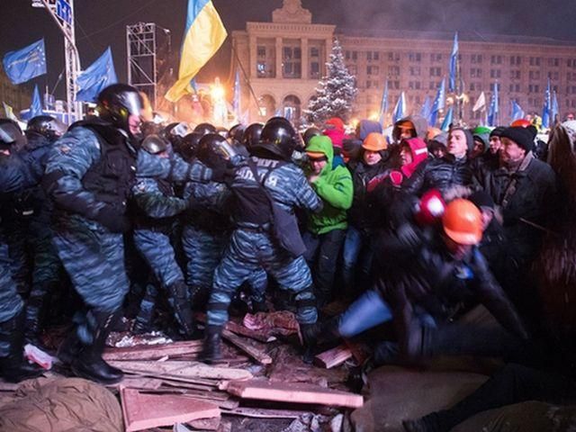 Яценюк предлагает нумеровать "беркутовцев" Яценюк предлагает нумеровать "беркутовцев"