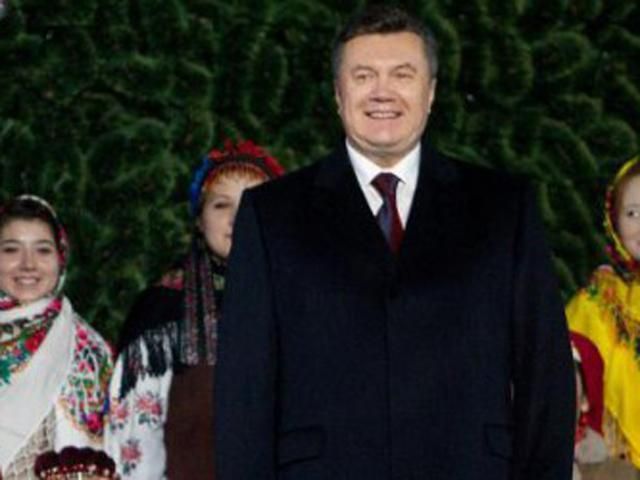 Янукович собирается провести Новый год в столице с внуками