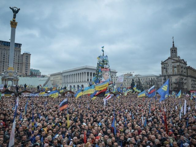 Рада проголосувала за звільнення активістів Євромайдану