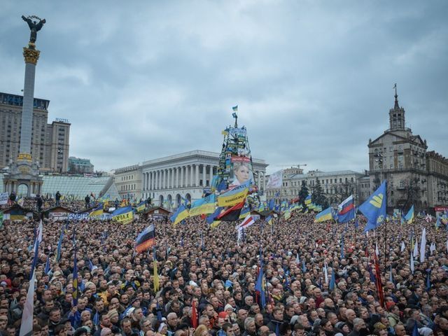 Рада проголосовала за освобождение активистов Евромайдана