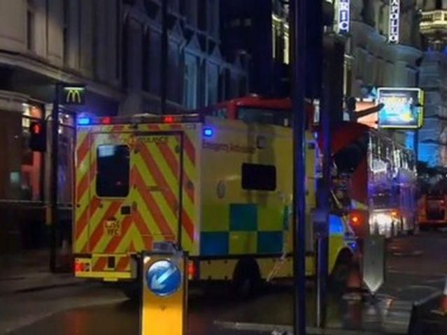 Трагедия в Лондоне: Из-за обвала в театре пострадали почти 90 человек Трагедия в Лондоне: Из-за обвала в театре пострадали почти 90 человек