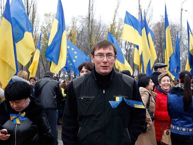 Луценко анонсировал создание общественного надпартийного объединения "Майдан"