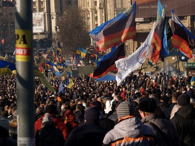 Евромайдан собрал сегодня около 100 тысяч человек (Фото)