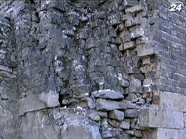 Велику китайську стіну розкрадають по цеглинах Велику китайську стіну розкрадають по цеглинах