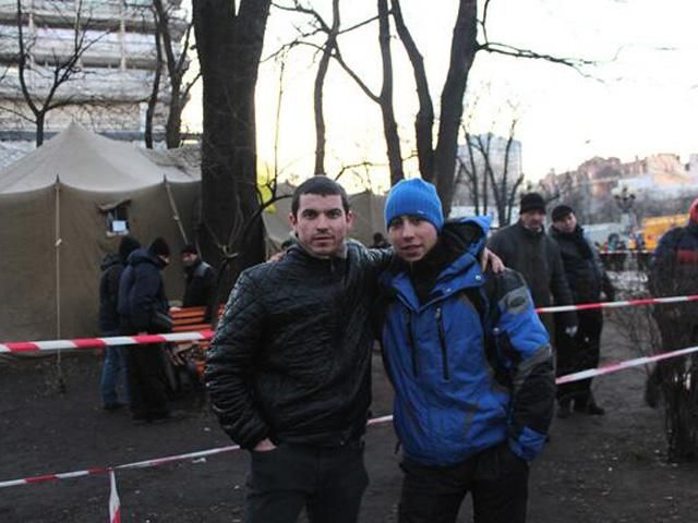 "Антимайданівцям" не заплатили гроші, обурені люди збираються пікетувати офіс Партії регіонів "Антимайданівцям" не заплатили гроші, обурені люди збираються пікетувати офіс Партії регіонів