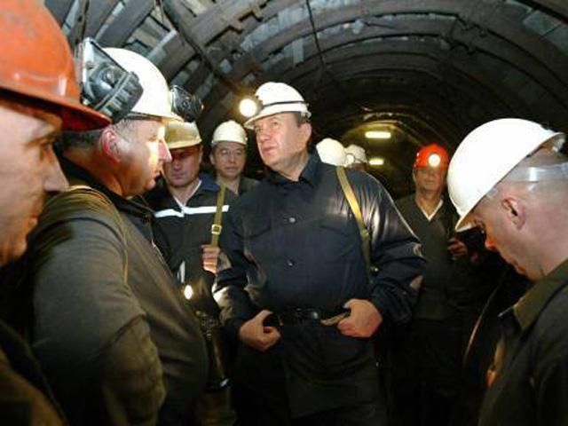 Український народ знайде у собі сили загнати Януковича за донецькі терикони, - свободівець Український народ знайде у собі сили загнати Януковича за донецькі терикони, - свободівець