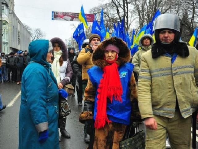 Митинг Мариинского парка превращается в "Площадь единения"