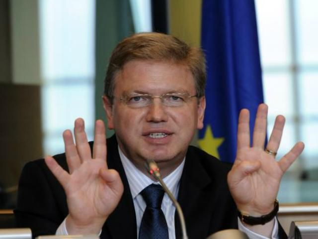Фюле считает, что угроза банкротства Украины не связана с ЕС