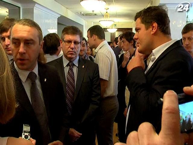 Депутаты от оппозиции не дали возможности провести сессию Киевсовета