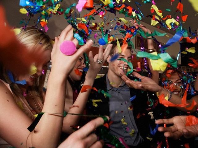 Українці відпочиватимуть з 1 по 7 січня, потім будуть працювати по суботах Українці відпочиватимуть з 1 по 7 січня, потім будуть працювати по суботах