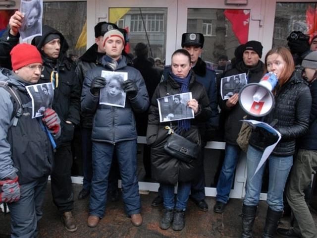 Активісти Євромайдану заблокували МВС, збираються ставити намети