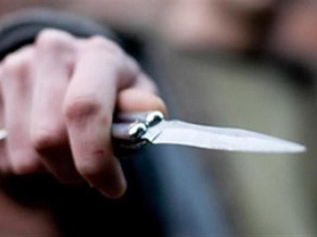 На Евромайдане мужчина ранил себя ножом, - МВД